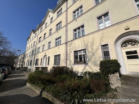 Charmante Wohnung in grüner Lage nahe Treptower Park Charmante Wohnung in grüner Lage nahe Treptower Park