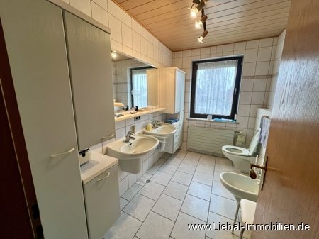 Badezimmer EG